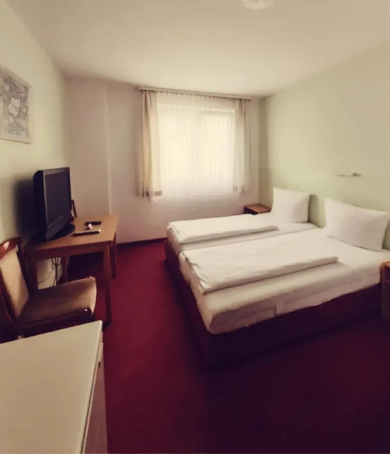 City Hotel Bauer Mit Aufzug With Elevator Norimberk 0*,  Německo