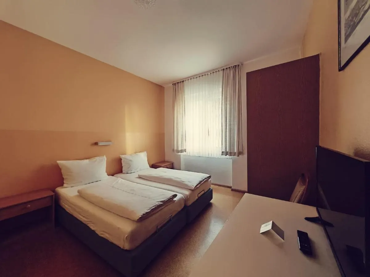 City Hotel Bauer Mit Aufzug With Elevator Nürnberg Gasthof